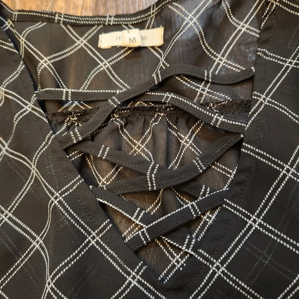 Maurices Flowy Blouse - Picture 5 of 5